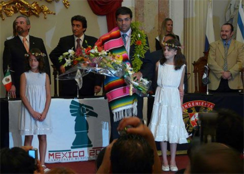   Anand permanecería invicto en México y ganaría su segundo título.