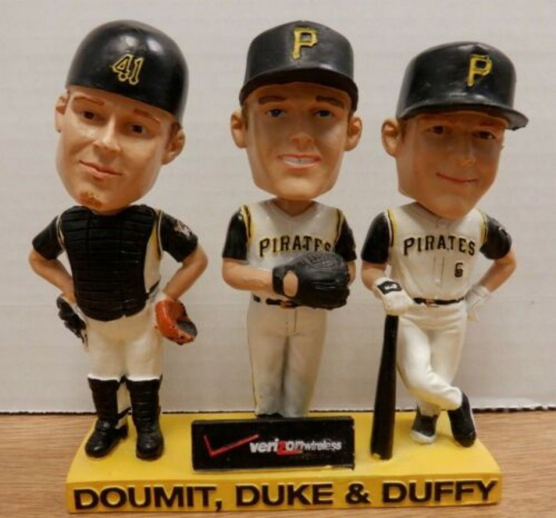   2006 Pirates triple figurine