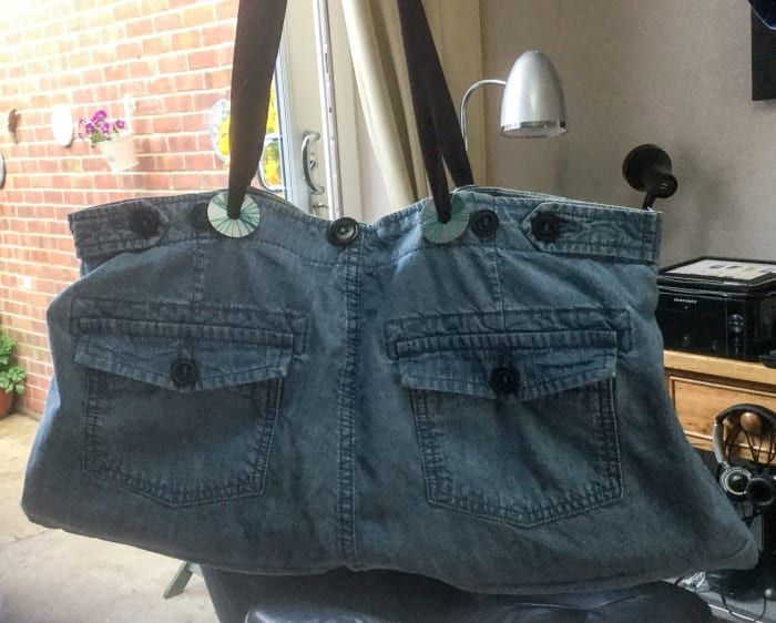 Hur man cyklar upp jeans i en tote