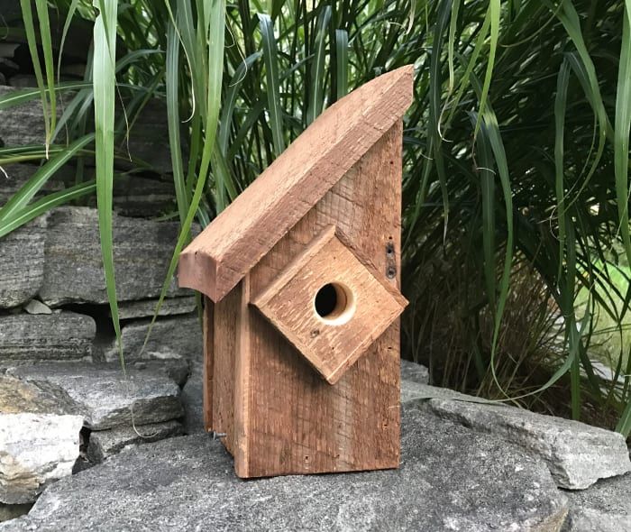 Dieses Vogelhaus aus Scheunenholz ist für die Vögel gemacht!