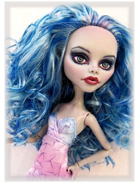 Wie-man-Puppen-Haare-locken-lernen-kochen-Dauerwelle-dein-Barbie-oder-Monster-High-Puppen-Haar