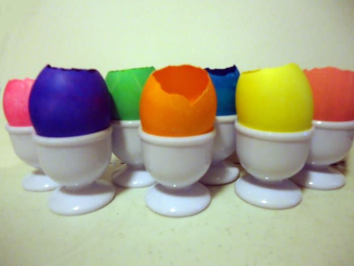 diy-decoración-de-pascua-como-hacer-velas-votivas-de-cáscara-de-huevo
