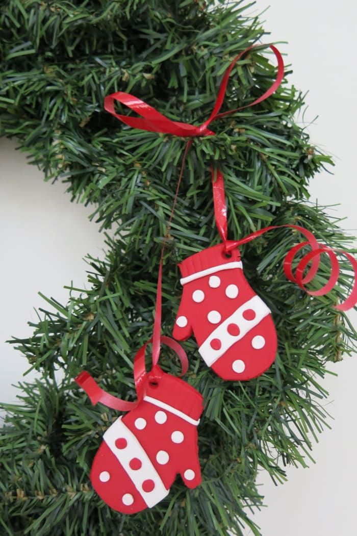 DIY-Urlaub-Handwerk-gemütlich-Ton-Fäustlinge-Weihnachtsbaum-Ornament
