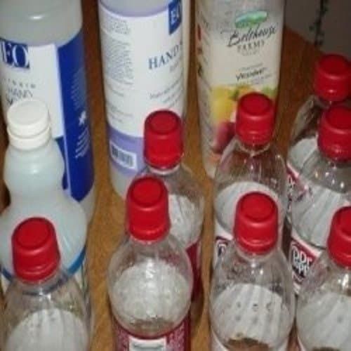 Hur du återanvänder dina plastflaskor för hantverk