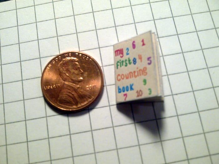 Wie man sein eigenes Miniatur-Puppenhausbuch macht