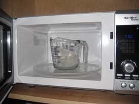 Derretir jabón en el microondas es muy sencillo.