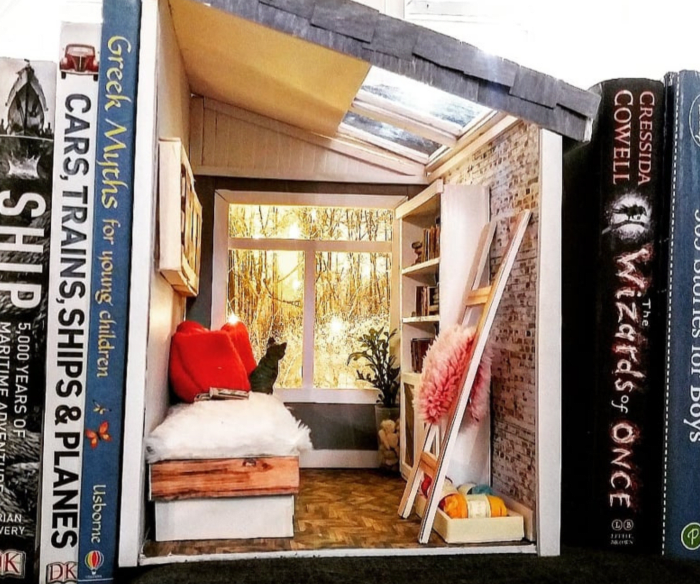 Kotiček za knjige 'Naredi si sam': Majhna hiška s pogledom na gozd (vključuje vzorce in tiskalnike)
