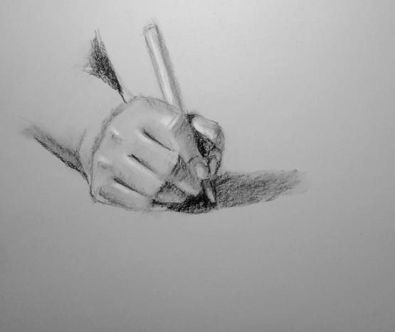 Dibujo al carboncillo de una mano. # 1