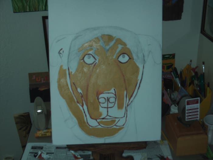 Hier benutze ich Siena-Farbe, um die Merkmale von Busters Gesicht zu skizzieren.