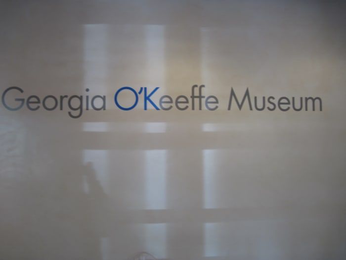 Látogasson el a Georgia O'Keeffe Múzeumba