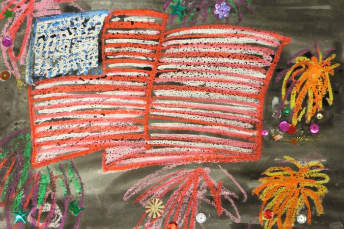 Poslikava ameriške zastave. V tej so ameriško zastavo in ognjemete opravili z oljnimi pasteli, nato pa dodali še akvarel za nočno nebo v ozadju. Dodane so bile tudi neobvezne iskrice.