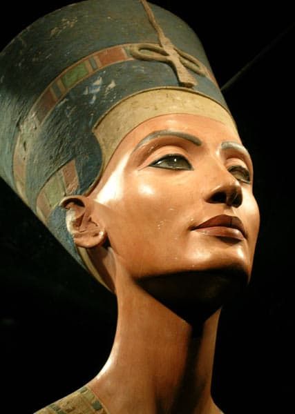 Doprsni kip Nefertiti