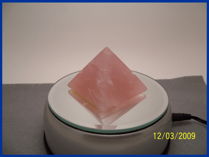 Foto del producto 1. Foto del producto original de la pirámide de cuarzo rosa ...