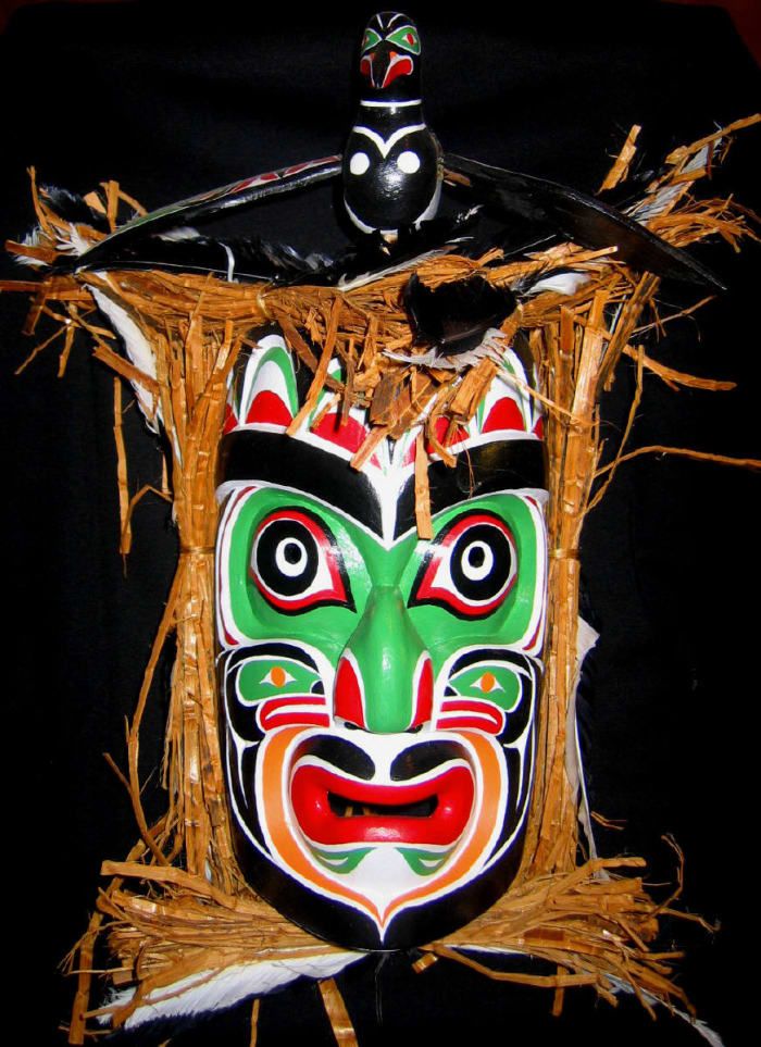 Hell bemalte Kwakwawka-Wakw-Maske von Rupert Scow