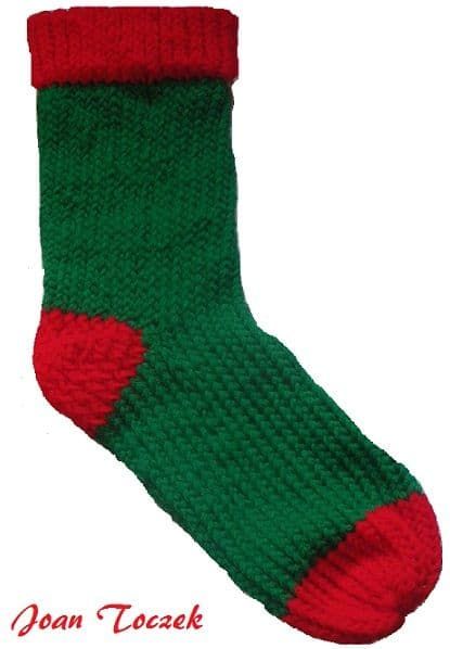 Joan Toczek envió esta foto del calcetín navideño terminado realizado en el telar Knifty Knitter redondo rojo.