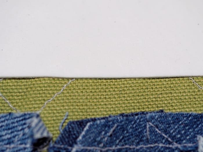 Wie man einen gewebten Teppich aus recycelten Jeans herstellt