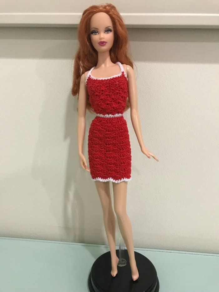 Vestido sin espalda de Barbie Closed Shell (vista frontal)