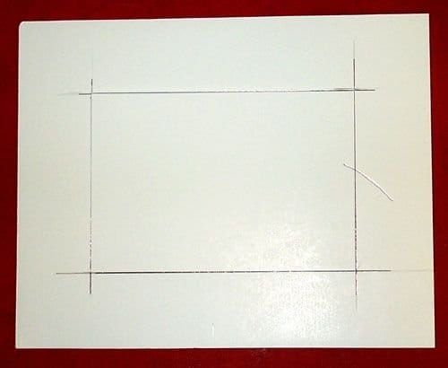Paso 1 para estirar el montaje de un punto de cruz: creación de un núcleo de espuma en blanco: cómo marcar la tabla de espuma para cortar