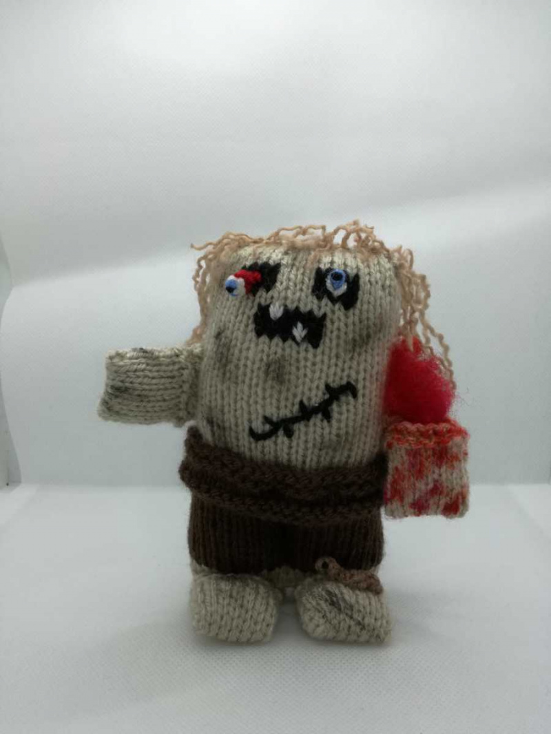 Gestrickte Halloween-Zombie-Puppe (mit Muster)