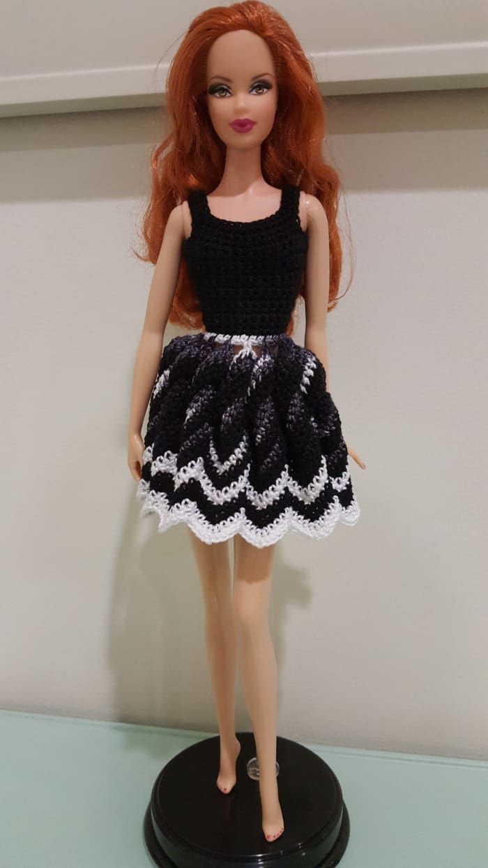 Vestido Barbie Twisted Chevron (patrón de ganchillo gratis)