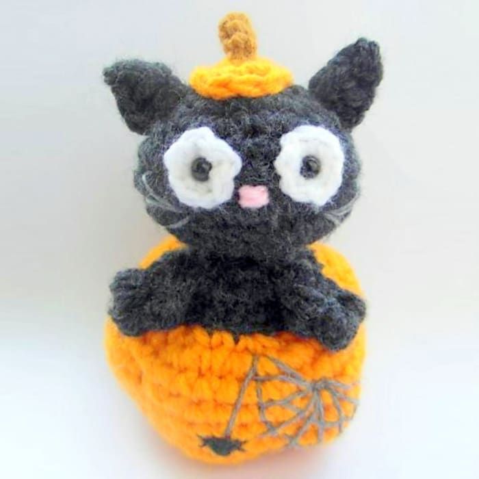 Calabazas de Halloween amigurumi patrón crochet gratis.
